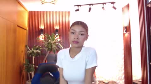 Snapshot of perla_st chatting on 03-12-25, 12:15 Perla online show from 03-12-25, 12:15