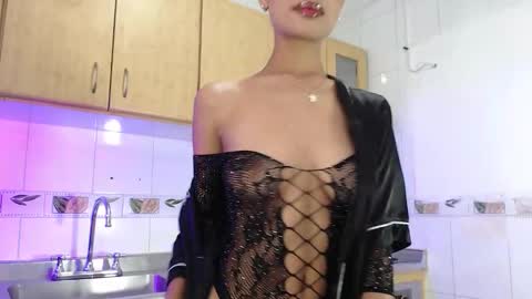 Snapshot of perla_st chatting on 10-22-25, 06:51 Perla online show from 10-22-25, 06:51