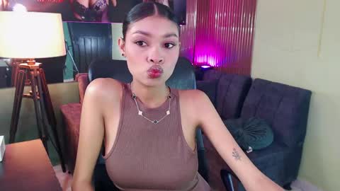 Snapshot of perla_st chatting on 04-18-26, 11:47 Perla online show from 04-18-26, 11:47