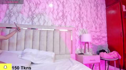 Perla online show from 11-07-25, 11:43