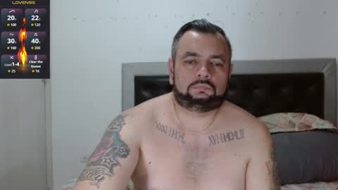 Snapshot of perverseveteranmanxxx chatting on 02-11-26, 04:17 Carlos online show from 02-11-26, 04:17