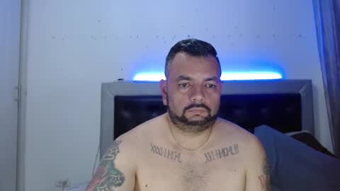 Snapshot of perverseveteranmanxxx chatting on 03-01-26, 01:51 Carlos online show from 03-01-26, 01:51