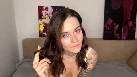 Oliver and Leona online show from 12-18-25, 02:23