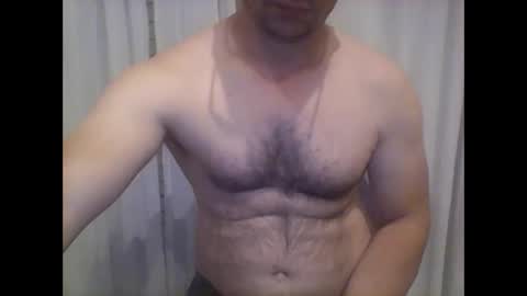 Snapshot of peter_7776 chatting on 10-17-25, 01:20 peter online show from 10-17-25, 01:20