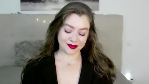 Snapshot of petersemily chatting on 01-09-25, 02:18 Peters Emily online show from 01-09-25, 02:18