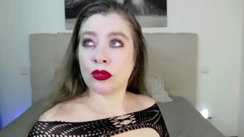 Snapshot of petersemily chatting on 02-06-25, 03:09 Peters Emily online show from 02-06-25, 03:09