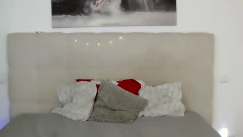 Snapshot of petersemily chatting on 02-07-25, 06:13 Peters Emily online show from 02-07-25, 06:13