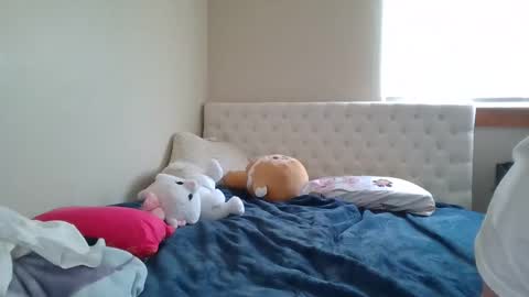 Little cupcake online show from 02-20-25, 07:41