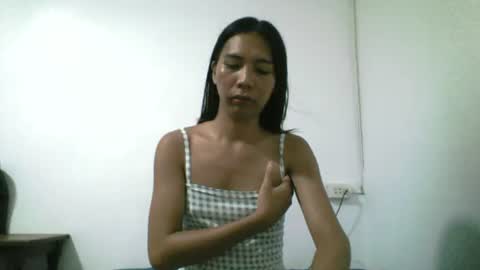 Yuriee online show from 06-13-26, 06:00