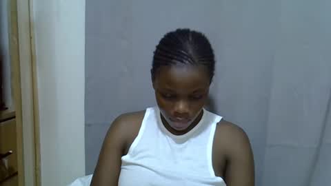 petite_melan online show from 09-18-25, 11:45