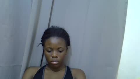 petite_melan online show from 09-25-25, 11:36