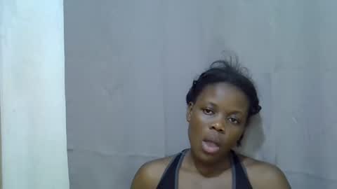 petite_melan online show from 09-25-25, 11:41