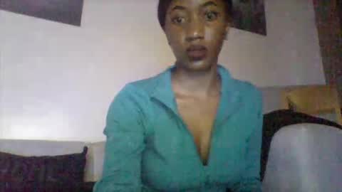 Snapshot of petite_princes chatting on 09-28-25, 07:41 petite_princes online show from 09-28-25, 07:41