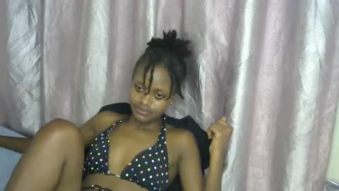 petite_star2 online show from 11-22-25, 07:18