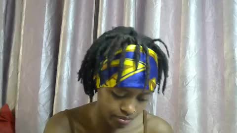 petite_star2 online show from 12-15-25, 08:13