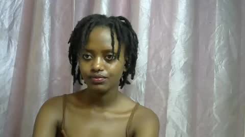 petite_star2 online show from 01-11-26, 10:09