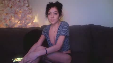 Snapshot of petite_treat_ chatting on 12-15-24, 10:18 petite treat online show from 12-15-24, 10:18