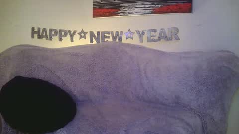 Snapshot of petite_treat_ chatting on 01-06-25, 06:25 petite treat online show from 01-06-25, 06:25