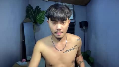 Snapshot of petiteasianx chatting on 12-01-25, 11:48 Vrin online show from 12-01-25, 11:48