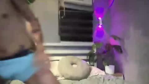 Snapshot of petiteasianx chatting on 12-03-25, 01:42 Vrin online show from 12-03-25, 01:42