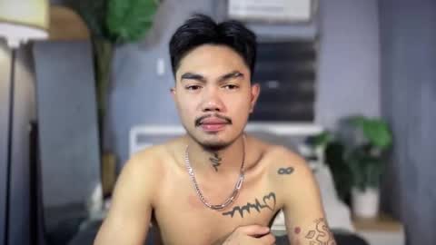 Snapshot of petiteasianx chatting on 12-15-25, 11:36 Vrin online show from 12-15-25, 11:36