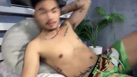 Snapshot of petiteasianx chatting on 12-17-25, 04:13 Vrin online show from 12-17-25, 04:13