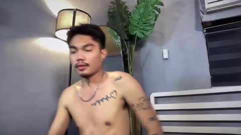 Snapshot of petiteasianx chatting on 12-21-25, 10:33 Vrin online show from 12-21-25, 10:33