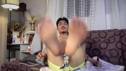 Snapshot of petiteasianx chatting on 12-22-25, 05:32 Vrin online show from 12-22-25, 05:32