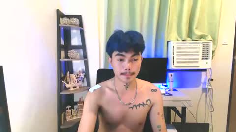 Snapshot of petiteasianx chatting on 02-18-26, 10:22 Vrin online show from 02-18-26, 10:22