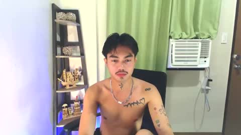 Snapshot of petiteasianx chatting on 02-19-26, 11:39 Vrin online show from 02-19-26, 11:39