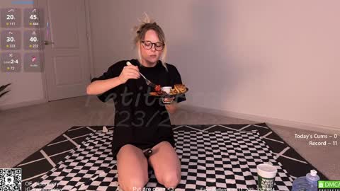 PiperAvery online show from 11-23-25, 08:52