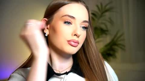 Petitegonwiild online show from 09-24-25, 07:17