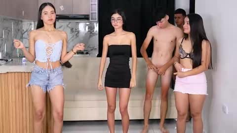 Snapshot of petites_perles chatting on 10-13-25, 01:33 Sara Emma and Nahomy online show from 10-13-25, 01:33