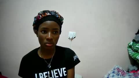 petitetasha online show from 09-12-25, 08:14