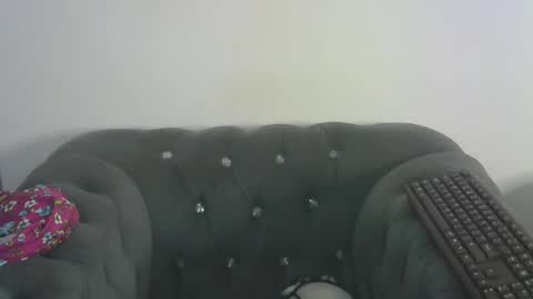 petitpearl online show from 02-19-25, 02:23