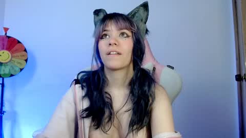 Snapshot of petra_butterfly chatting on 01-09-25, 11:24 i.. .U can call me Nick ....    Help me to reach 200 thumbs up online show from 01-09-25, 11:24