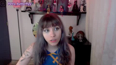 Snapshot of petra_butterfly chatting on 02-18-25, 12:15 i.. .U can call me Nick ....    Help me to reach 200 thumbs up online show from 02-18-25, 12:15