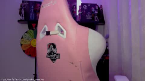 Snapshot of petra_butterfly chatting on 09-16-25, 01:17 i.. .U can call me Nick ....    Help me to reach 200 thumbs up online show from 09-16-25, 01:17