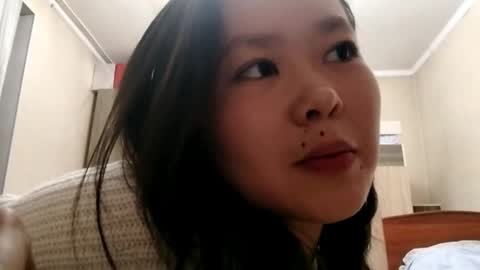 Snapshot of petronilayoshimori chatting on 11-20-25, 12:27 Hello Viola here online show from 11-20-25, 12:27