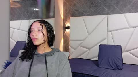 Moon  online show from 11-21-25, 11:09