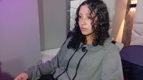 Moon  online show from 11-22-25, 11:09