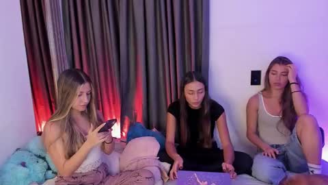 Peyton   online show from 12-04-25, 01:48