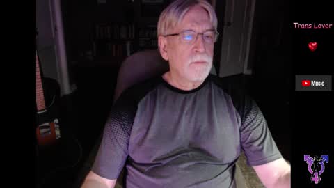 Snapshot of pghk2000 chatting on 09-14-25, 05:50 George online show from 09-14-25, 05:50