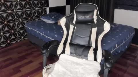 AJ online show from 03-09-25, 03:32