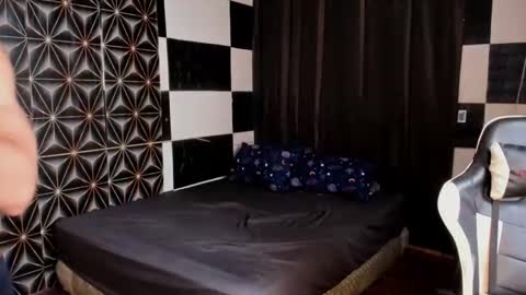 AJ online show from 12-04-25, 07:39