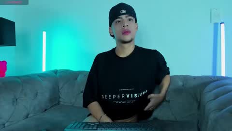 Snapshot of philip_millerr_ chatting on 12-16-25, 01:27 PhilipMiller online show from 12-16-25, 01:27