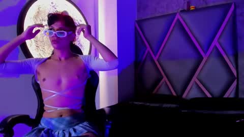 Snapshot of philipp_jones chatting on 02-01-26, 04:44 PHIL online show from 02-01-26, 04:44