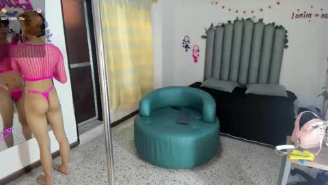 Snapshot of philipp_jones chatting on 02-28-26, 02:40 PHIL online show from 02-28-26, 02:40