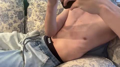 Snapshot of philipperyan18 chatting on 09-19-25, 05:02 Pitaylol online show from 09-19-25, 05:02