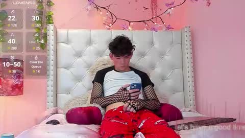 Snapshot of philippsx chatting on 02-14-26, 04:53 PHILLIP online show from 02-14-26, 04:53